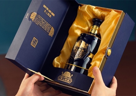 保定青云郎酒年份酒为什么比飞天茅台贵那么多，定价是否合理？值得收藏回收吗？