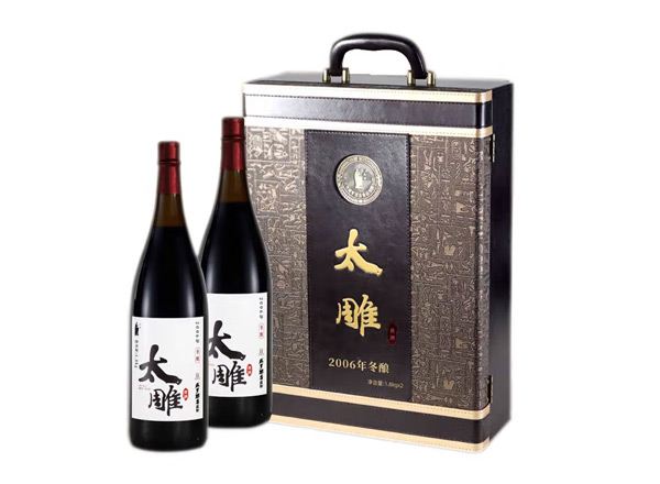 保定回收太雕黄酒咸亨酒店太雕黄酒2006年冬酿1.8KG*2礼盒装绍兴黄酒